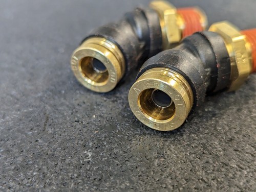 🔥2 New🔥Parker 3/8" 45 Degree Elbow Fitting Brass Snap To Connect - Picture 3 of 10