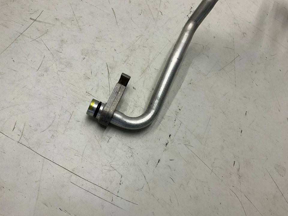 Manguera de aire acondicionado 14-22 Ford Transit Connect 2,0 L aire acondicionado Foto 3 de 4