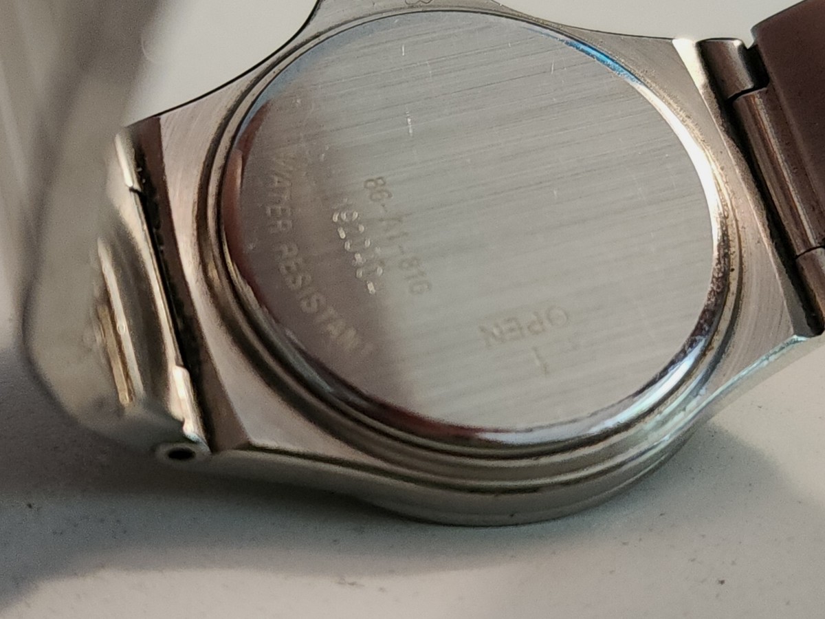 GENUINE MOVADO MUSEUM 2-TONE STAINLESS STEEL LADIES WRIST  display picture 1