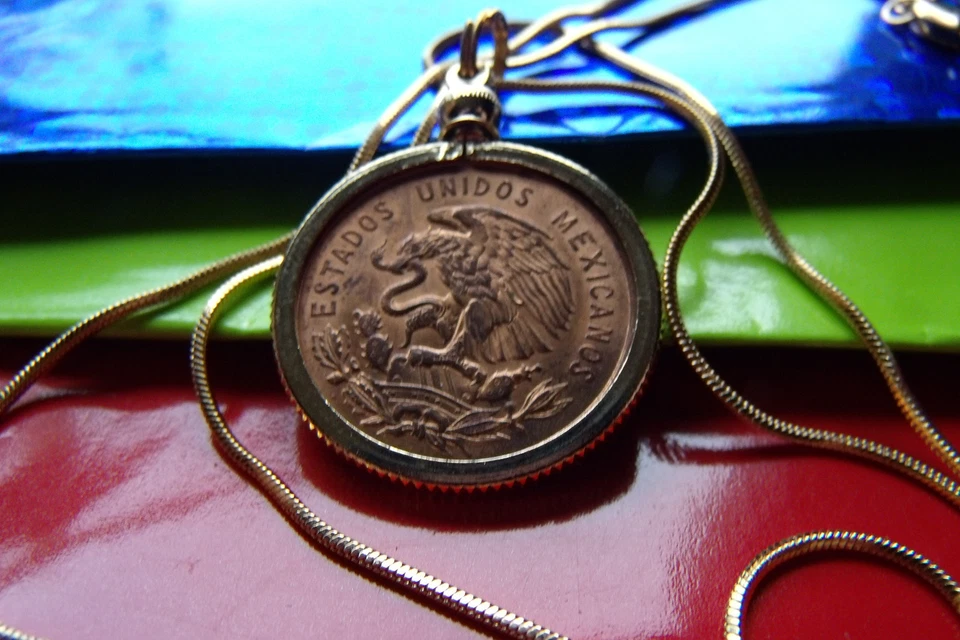 Moneda Águila 1959 México Bisel Relleno de Oro Colgante en Cadena Serpiente Llena de Oro 24" Foto 2 de 4