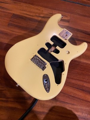 Fender Butter Cream Yellow Player Strat Stratocaster Alder Body 2 Point Bridge