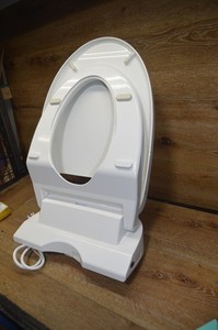 Brondell Swash Luxury Elongated Advanced Bidet Toilet Seat White S1400-EW READ!!