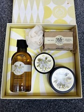 The Body Shop Moringa Gift Set Body Butter Soap Bar Body Scrub Shower Gel Puff