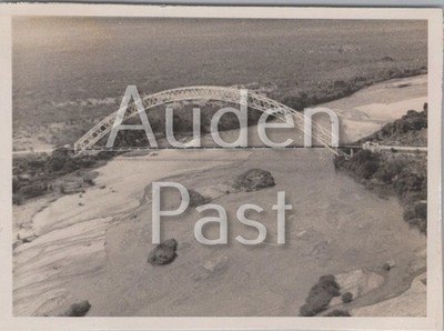 Luftbogenbrücke über Flusslandschaft Echtfoto 96x72mm