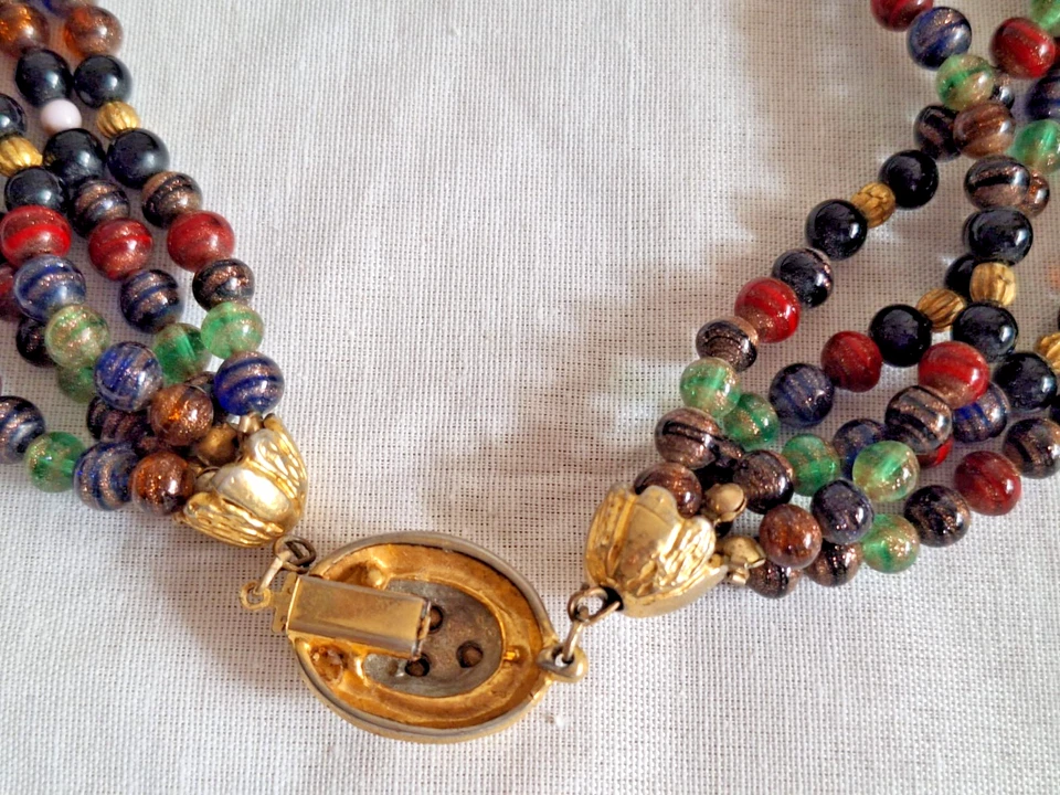 anni ’80 Vintage Collana in perle di Vetro colorate a cinque fili - Immagine 3 di 4