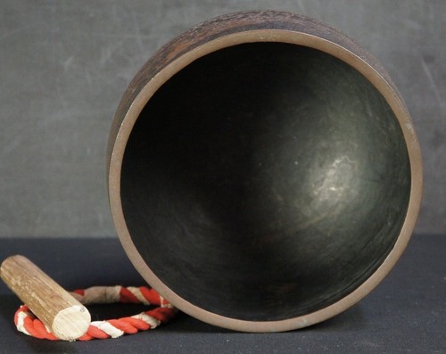 Campana de canto Japón budista bronce sonido largo 1900 artesanía - Imagen 3 de 6