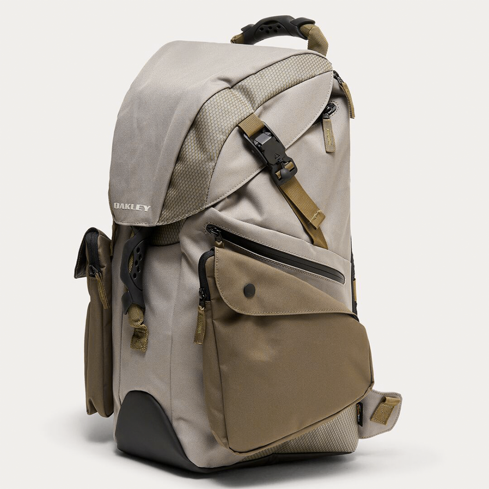 Oakley Latitude Flex Backpack 30L Unisex Casual Sports Bag NWT
