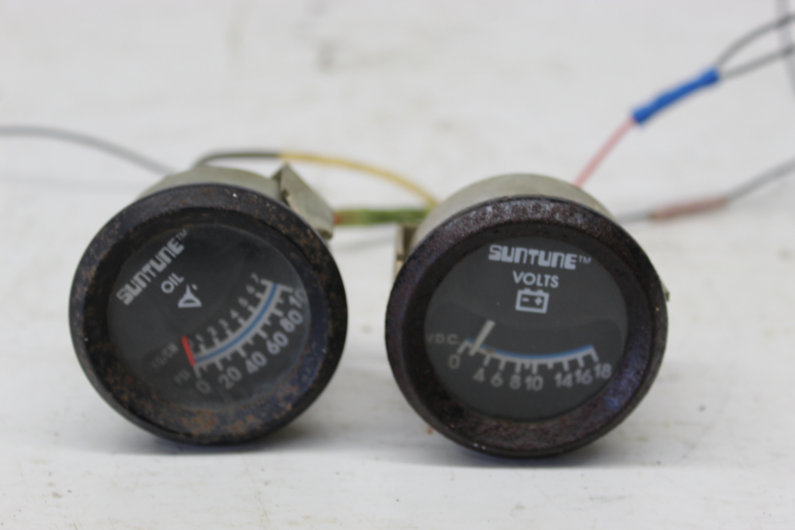 78 HARLEYDAVIDSON SHOVELHEAD FLH SUNTUNE GAUGES METER OIL PRESSURE