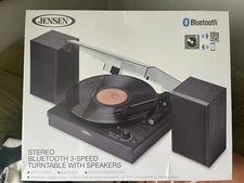 Jensen Stereo Bluetooth 3-Speed Turntable With Speakers