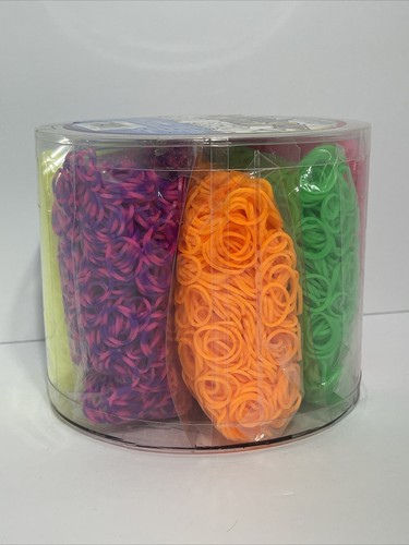 Rainbow Loom Jumbo Bucket 8,000 Bands - Picture 5 of 7