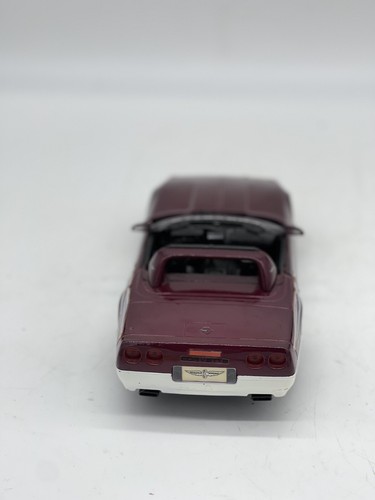 1995 Corvette Convertible Indy 500 Pace Car May 28th. 1995 1/18 Scale by Maisto - Picture 6 of 8