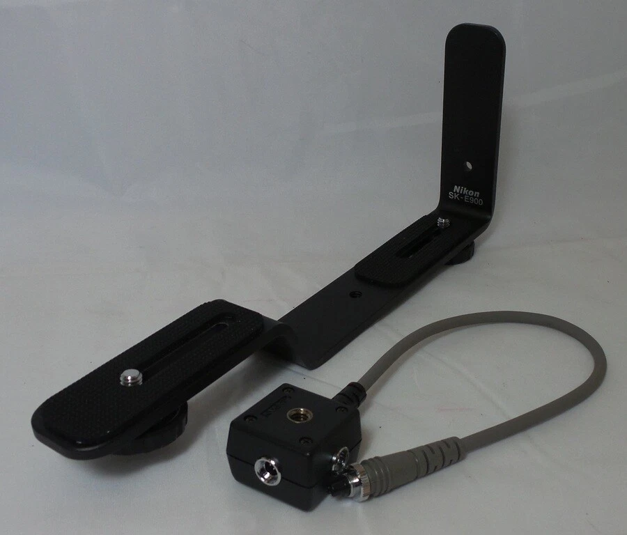 Nikon SK-E900 External Multi-Flash Bracket for Nikon 4500 Digital Camera (25067) - Image 3 of 3