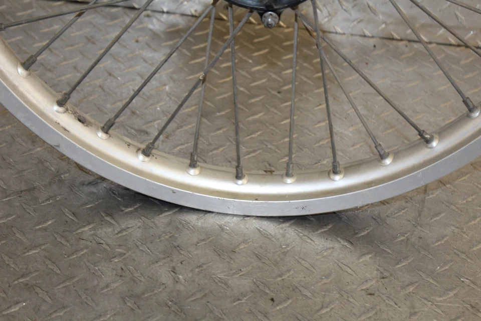 1984 HONDA XL600R FRONT WHEEL RIM - Imagem 4 de 4