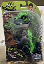 Fingerlings: Untamed Tracker Dino T-Rex Black/Green Tiranosaurio NEW