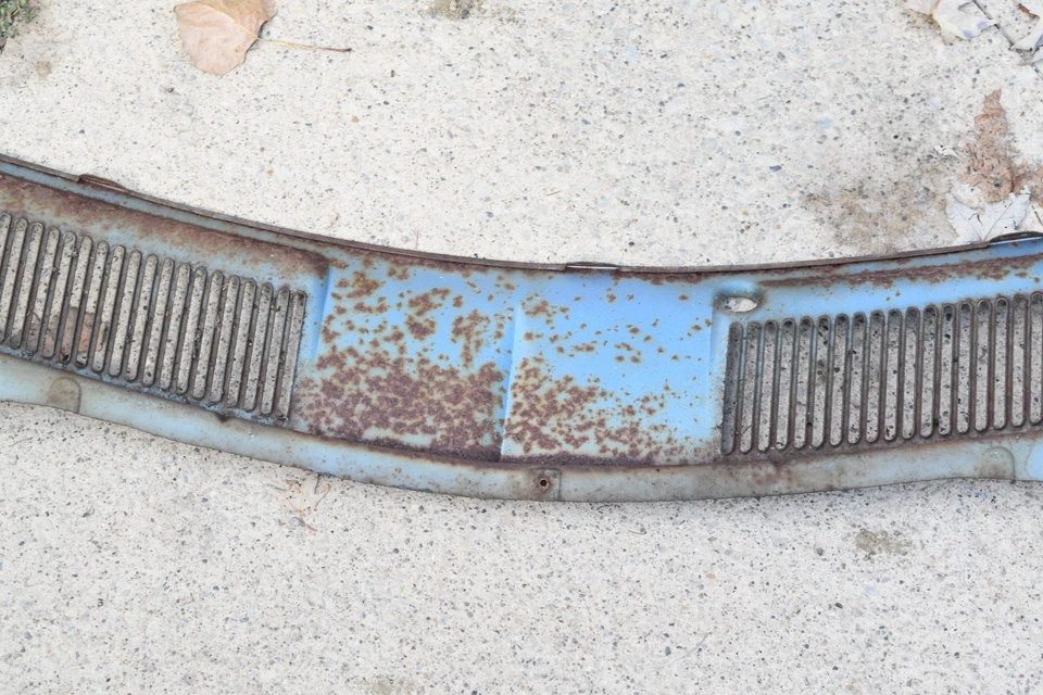 Panel de cubierta de ventilación de capó delantero Chevy Corvair 1965 1966 1967 1968 1969 14315 Foto 3 de 4