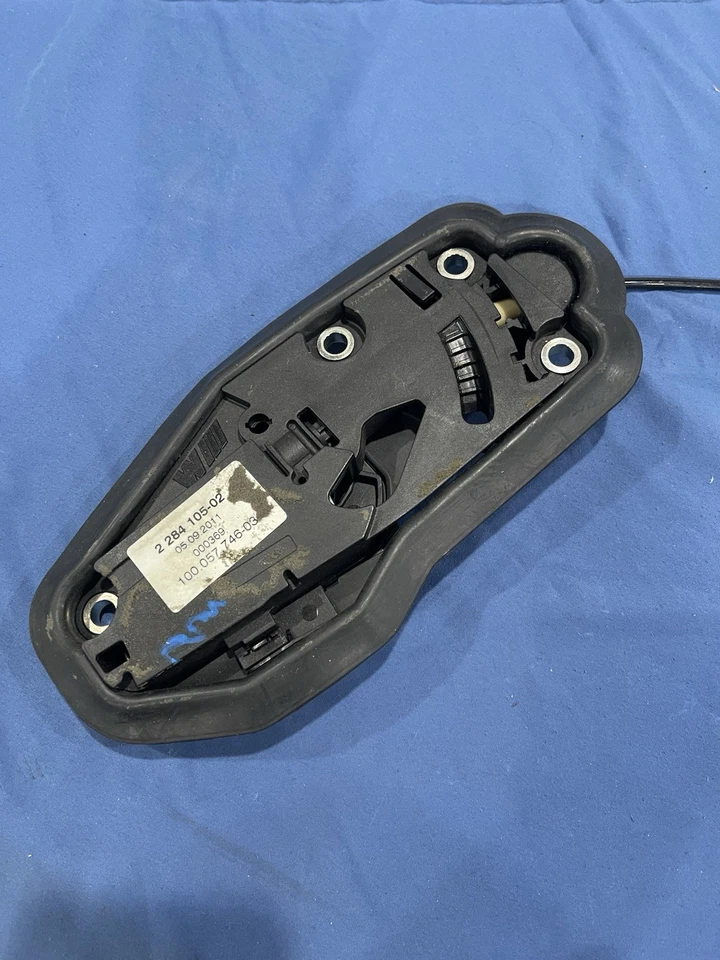 2012-2013 BMW M5 F10 4.4L - Emergency / Parking Brake Control Module 2284105 Foto 2 de 3