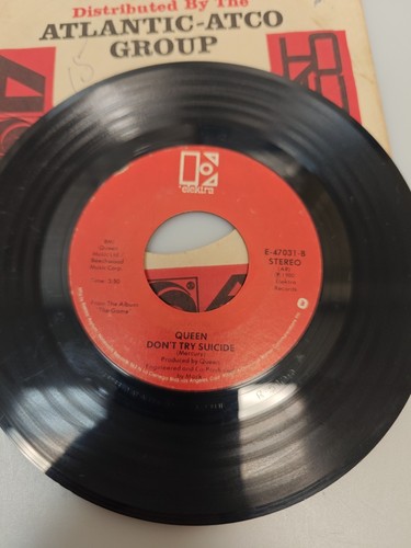 45 RPM Vinyl Record Queen Another One Bites the Dust VG VG Elektra 1980 - Picture 5 of 12