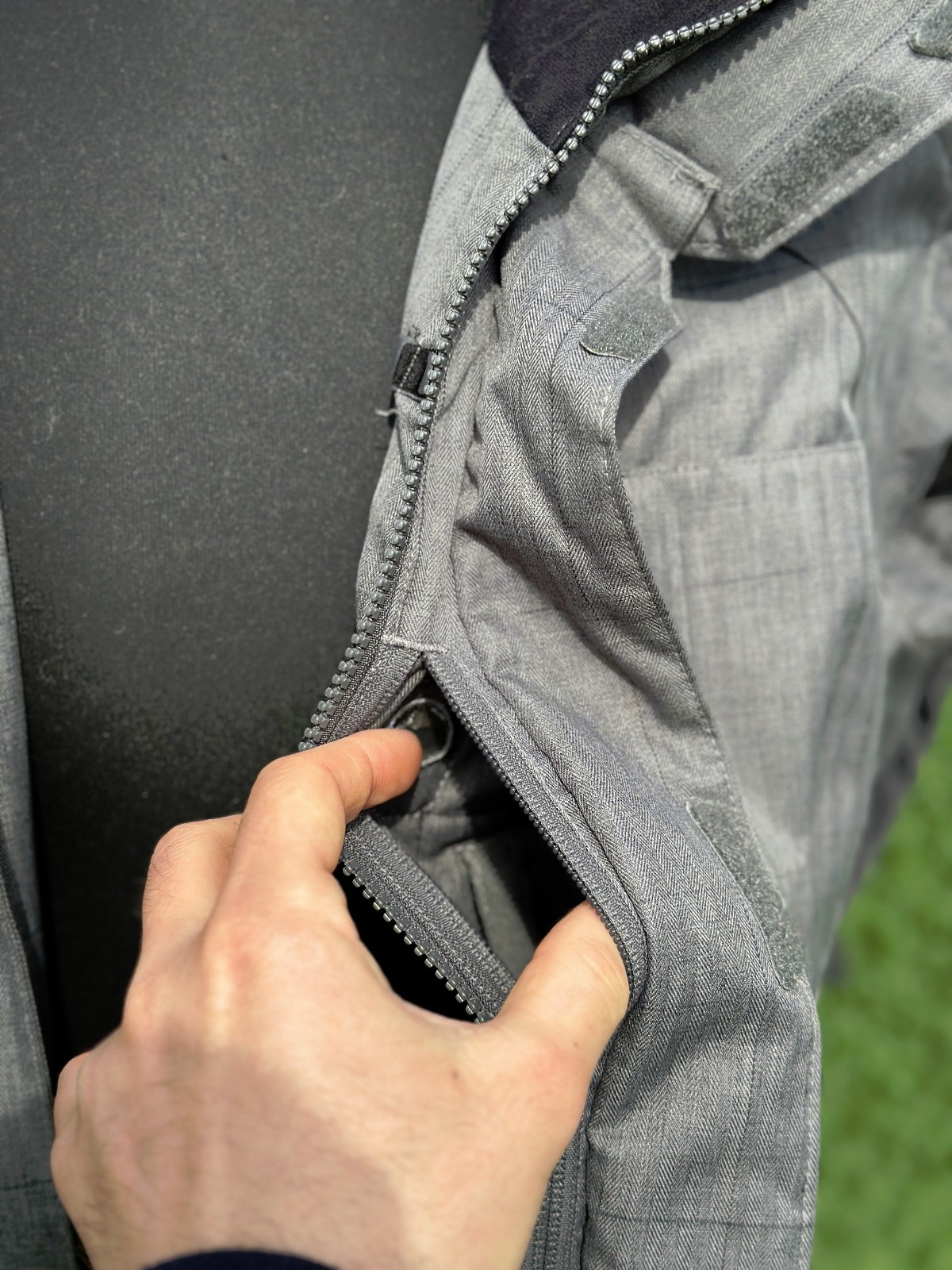 Oakley Technical Ski Jacket Grey Herringbone Hood… - image 10