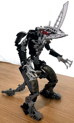 LEGO BIONICLE 8811 Toa Lhikan and Kikanalo, 100%Complete, No Box or Instructions - Picture 8 of 10