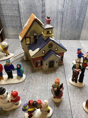 Lemax Dickensvale 13 pc LIGHTED Christmas Village Set