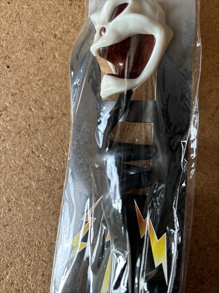 Vintage Scream Straw Twirl Black Sip And Hear The Monster Scream Halloween RARE - Image 2 of 4