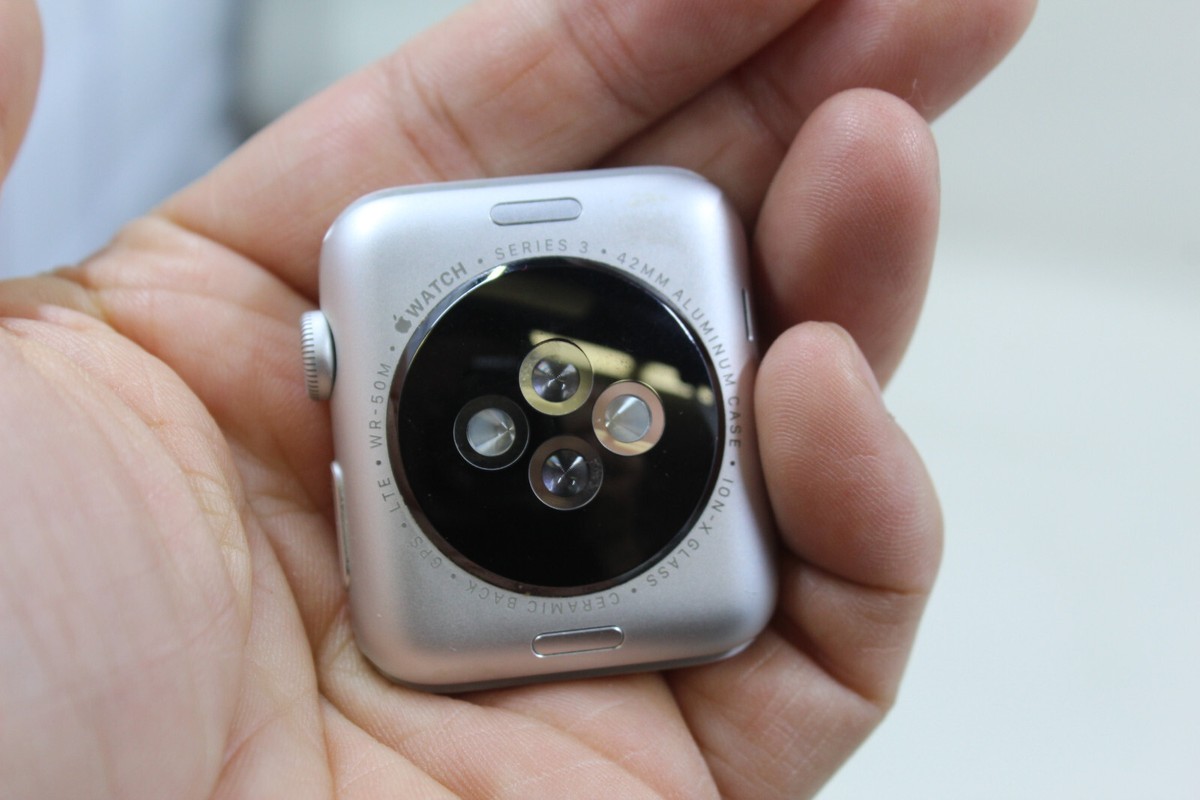 Apple Watch Series 3 42mm Silver Aluminium Case Fog Sport