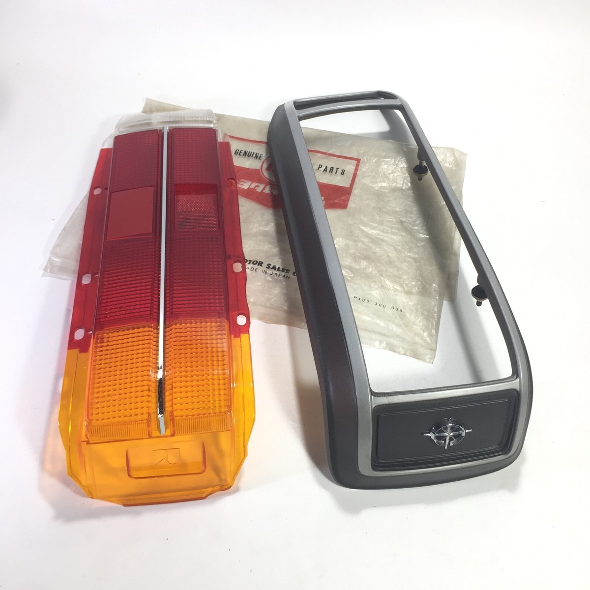 TOYOKO① GENUINE Toyota Corona RT81 1971 1973 Tail Light RH New Old Stock