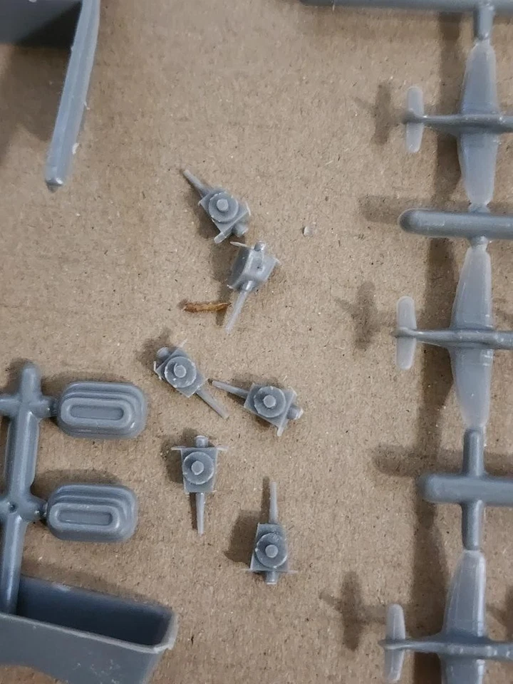 Vintage Revell 1/480 CV-6 USS ENTERPRISE – The BIG E - Image 3 of 4