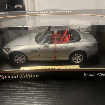 Silver Honda S2000 1:18 Scale Diecast Model Car by Maisto Special