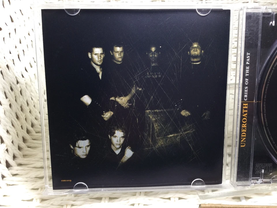 UNDEROATH Cries Of The Past CD Hardcore Metal Rare Album From Japan Foto 4 de 4
