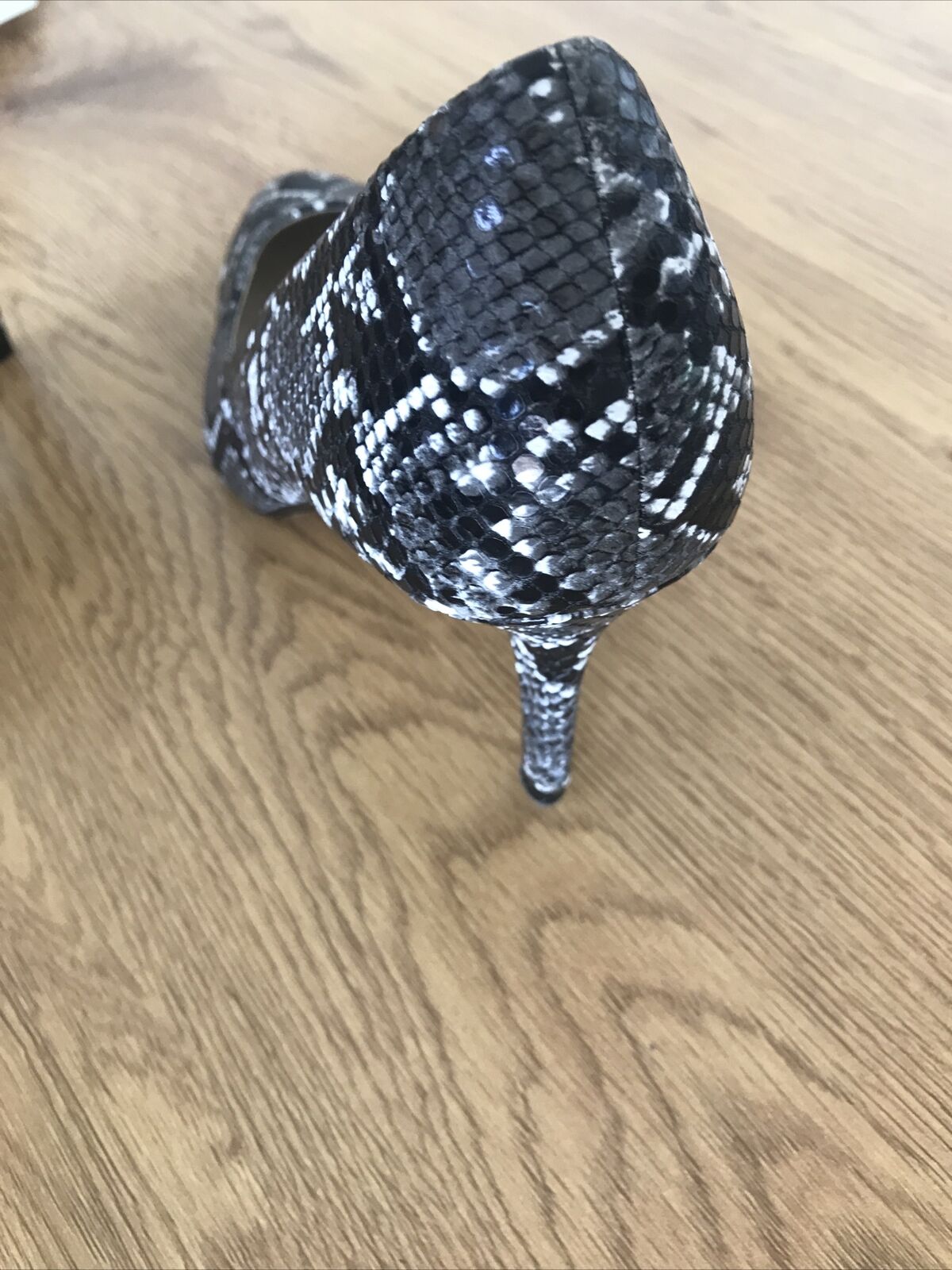Picture 4 of 11