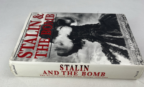Stalin and the Bomb: The Soviet Union and Atomic Energy, 1939-1956, 1st Printing - Picture 3 of 11