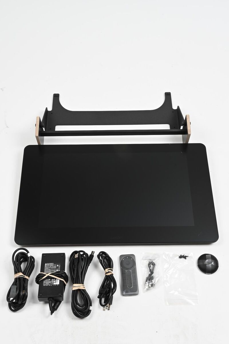 Wacom DTK-2420 Cintiq Pro 24 Creative Pen Display [Parts Wacom DTK-2420 Cintiq Pro 24 Creative Pen Display [Parts