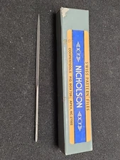 NOS Nicholson SWISS XF RHN SWISS PATTERN 5-1/2", 3 SQUARE FILE 2-CUT #37591