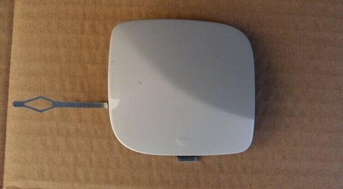 BMW F20 F21 LCI KLAPPE ABSCHLEPPÖSE STOßSTANGE MINERALWEISS VORNE 7371725