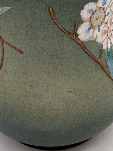 Vaso Asiatico 11,5" Alto Floreale Fiori di Ciliegio Moriage Verde Doppio Manico Crazing - Foto 11 di 14