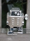 TPS TOPLAY ~ 1970s CHROME ROBOT Plastic 3½ Wind Up Toy ~ RARE ~ SHIPS FREE — photo 3