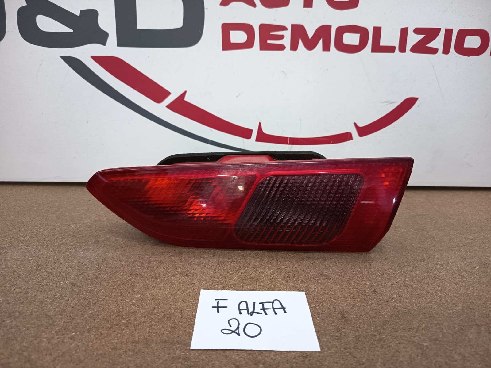 Foto 1 di 4