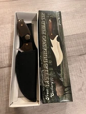 fixed blade hunting knife, supplied in a box with a tree label