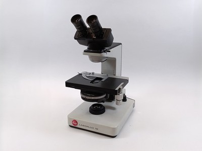 Leitz 020-435.025 Laborlux 12 Microscope, No optics w/ Periplan 10x/18