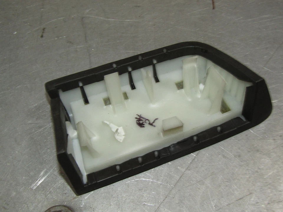 Nissan Xterra 2005-2015 OEM lado del pasajero puerta trasera panel reposabrazos 11 12 13 14 Foto 3 de 3