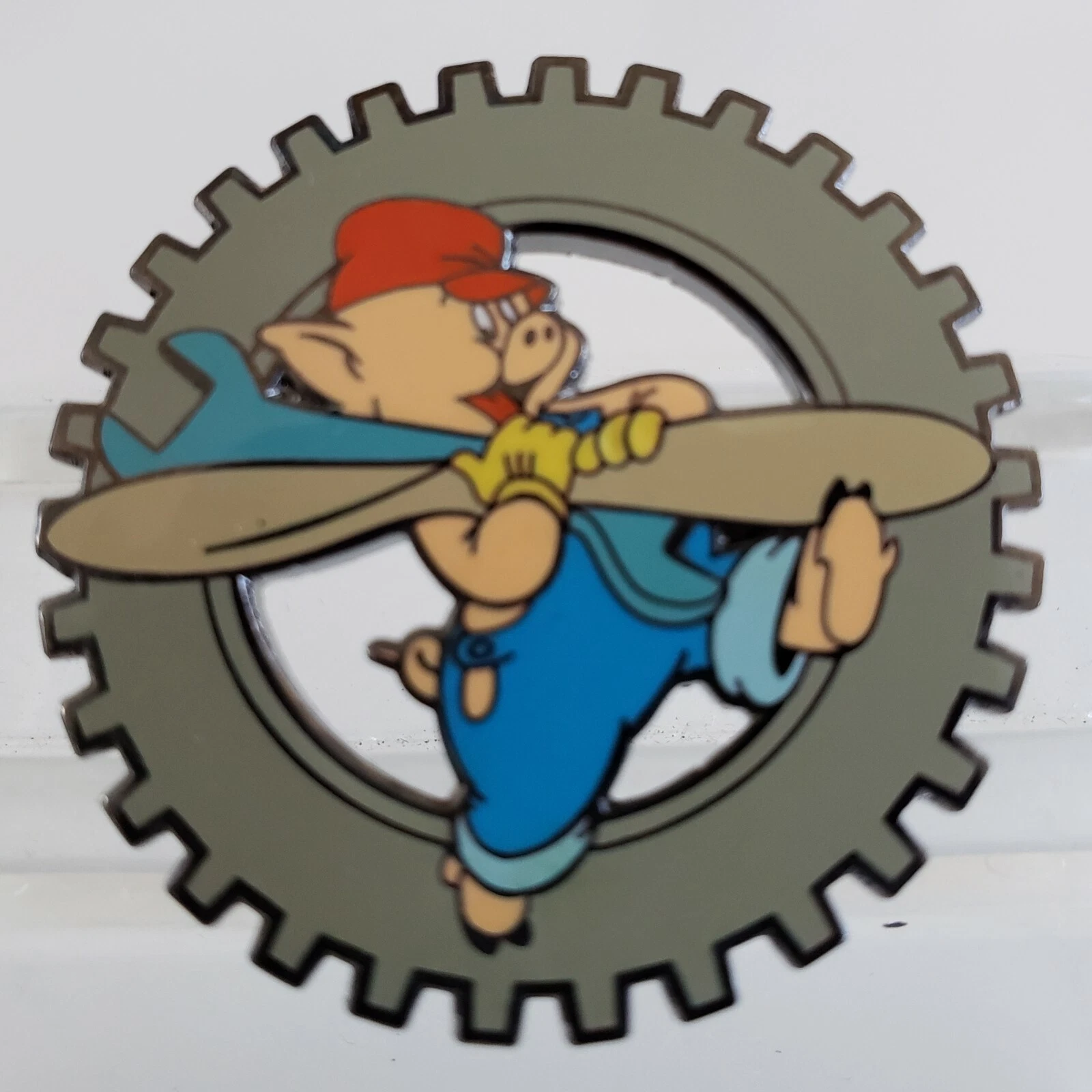 DISNEY THREE LITTLE PIGS WWII PRACTICAL PIG INSIGNIA PIN LE 1500 -FREE SHIPPING!