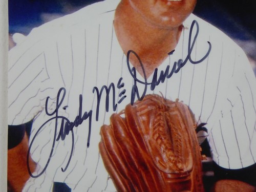 Lindy McDaniel Signed Autographed 3x5 Photo Stat Card New York Yankees - Picture 2 of 2