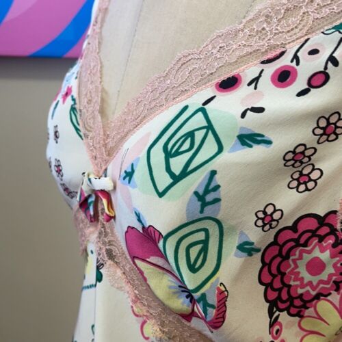 Top floreale Moschino rosa economico e chic nuovo con etichette - Foto 9 di 11