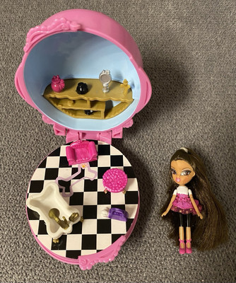 Bratz Mini Haus house mit Mini Puppe doll Yasmin selten rare