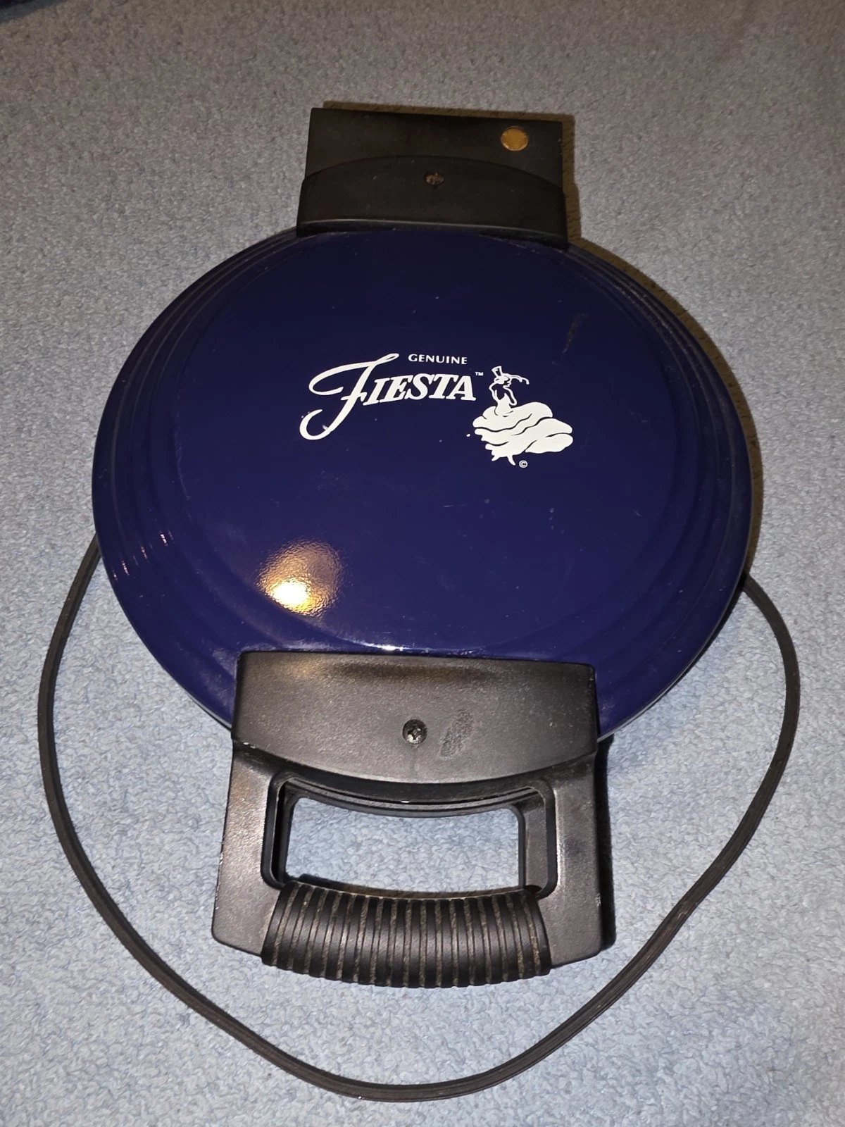 Fiesta Genuine Waffle Maker WM-833Y Doesn't work, For Parts blue