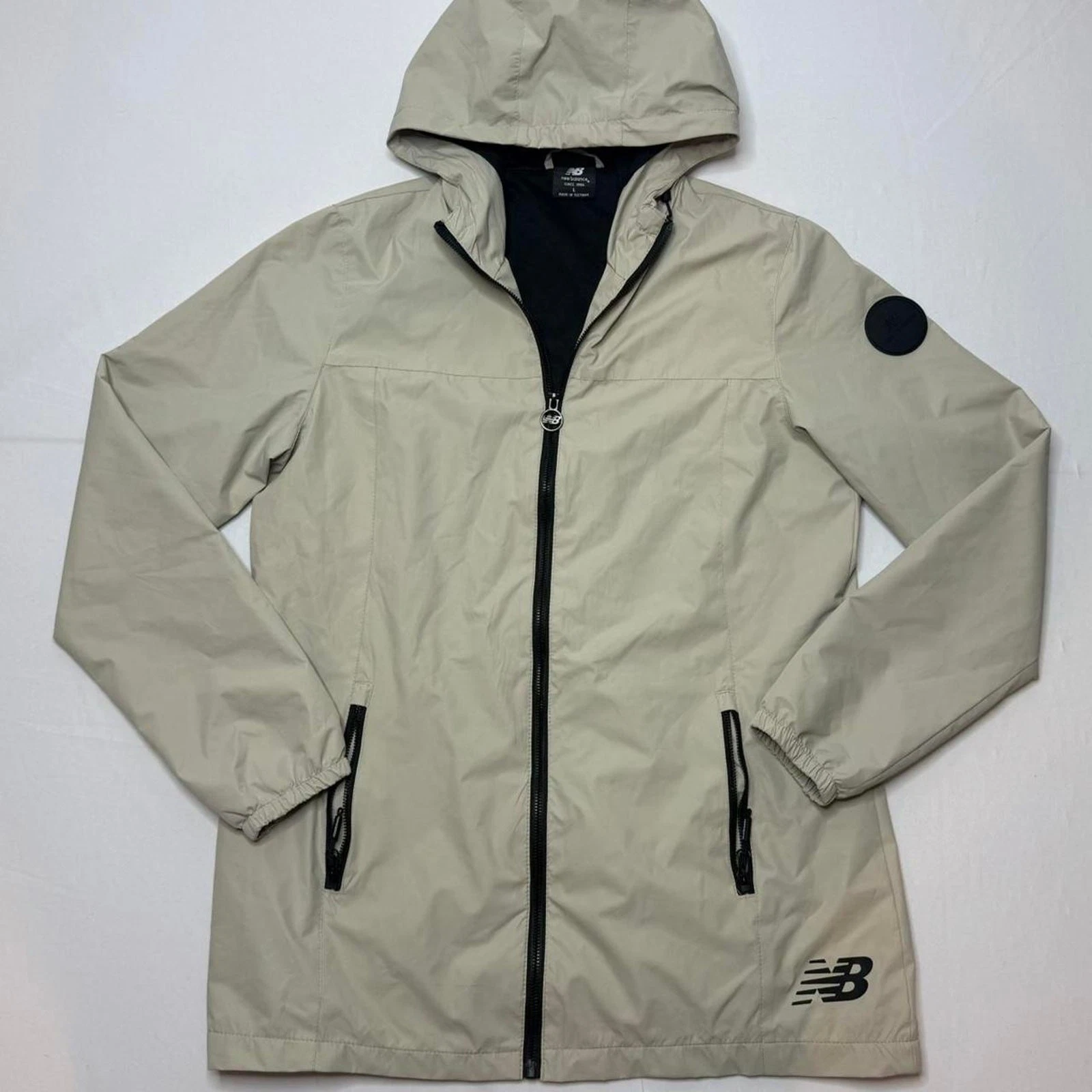 New Balance Men’s Hooded Windbreaker Jacket Beige Black Size Large