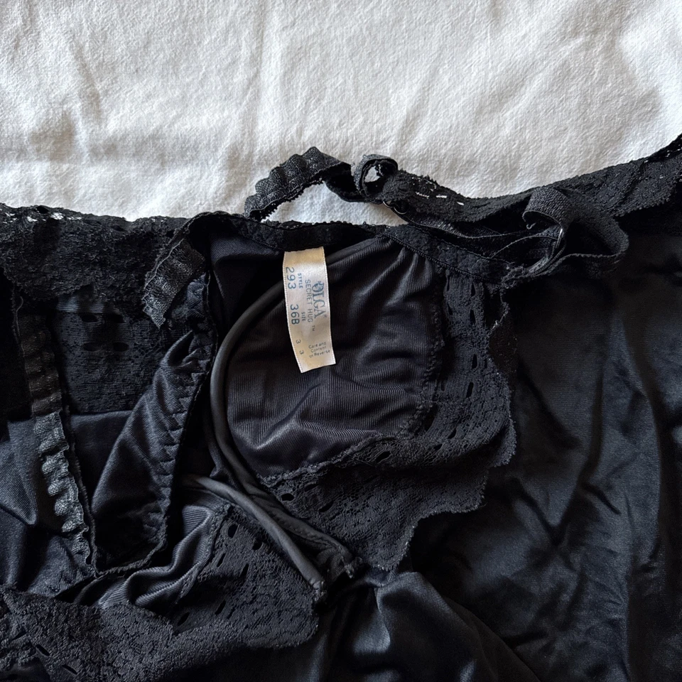 Olga Gown Nightgown Black Color with built in bra Size 36B Vintage — 第 4/4 张图片