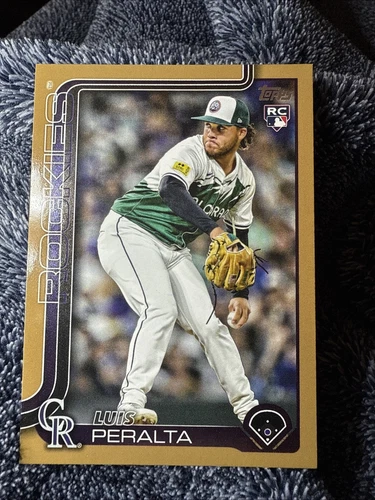 2025 Topps Series 2 #526 Luis Peralta Gold Border Parallel/2025 Rookie Card