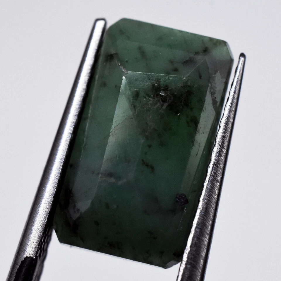 2.90ct 12.05x6.96mm Radiant Cut Natural Green Emerald Treated Gemstone, Zambia - Image 4 of 4